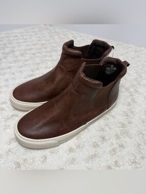 Old Navy Brown Chukka Boot Sneakers with Cream Sole